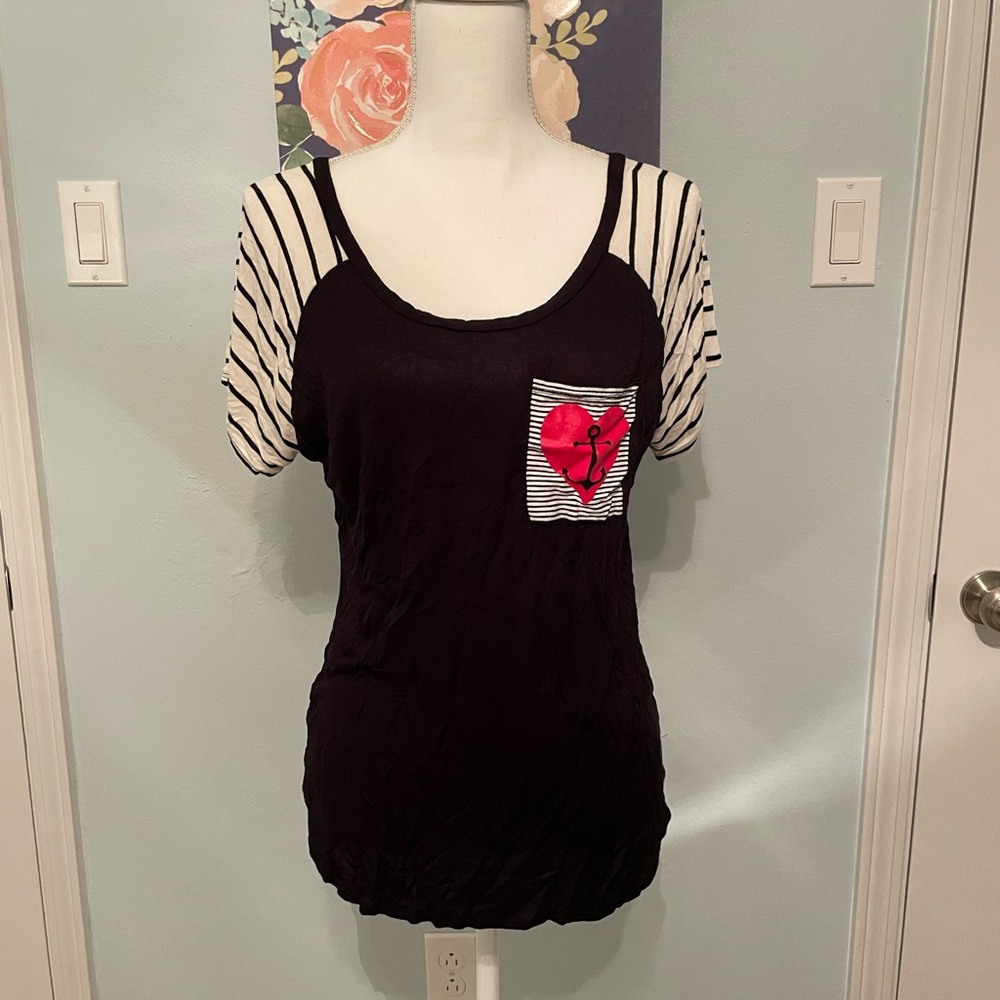 🌷Women’s Tee